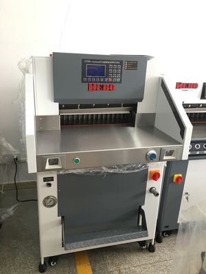 Κίνα 520mm υδραυλική εγγράφου τέμνουσα μηχανή εγγράφου τεμνουσών μηχανών προγραμματίσημη αυτόματη προμηθευτής